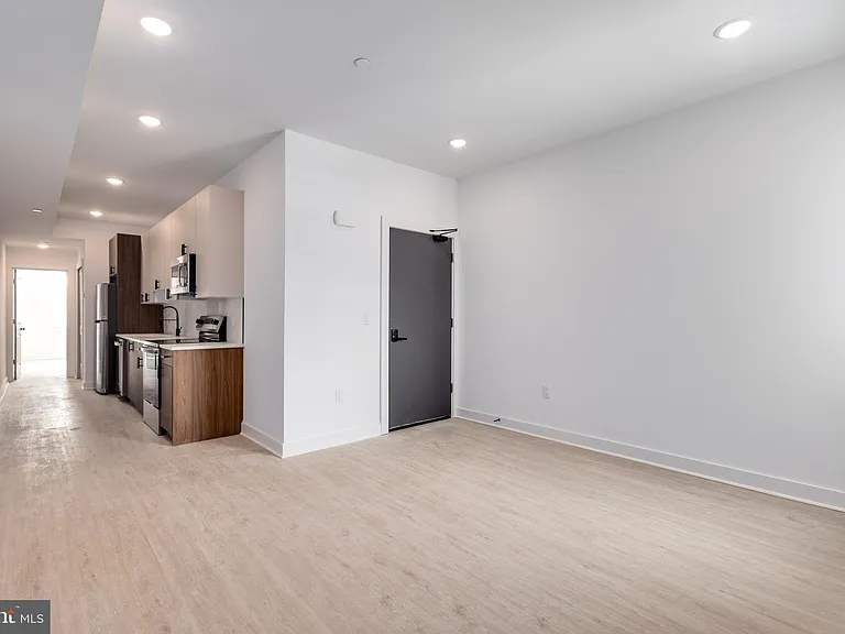 4153 Mantua Ave #3 — Photo 2