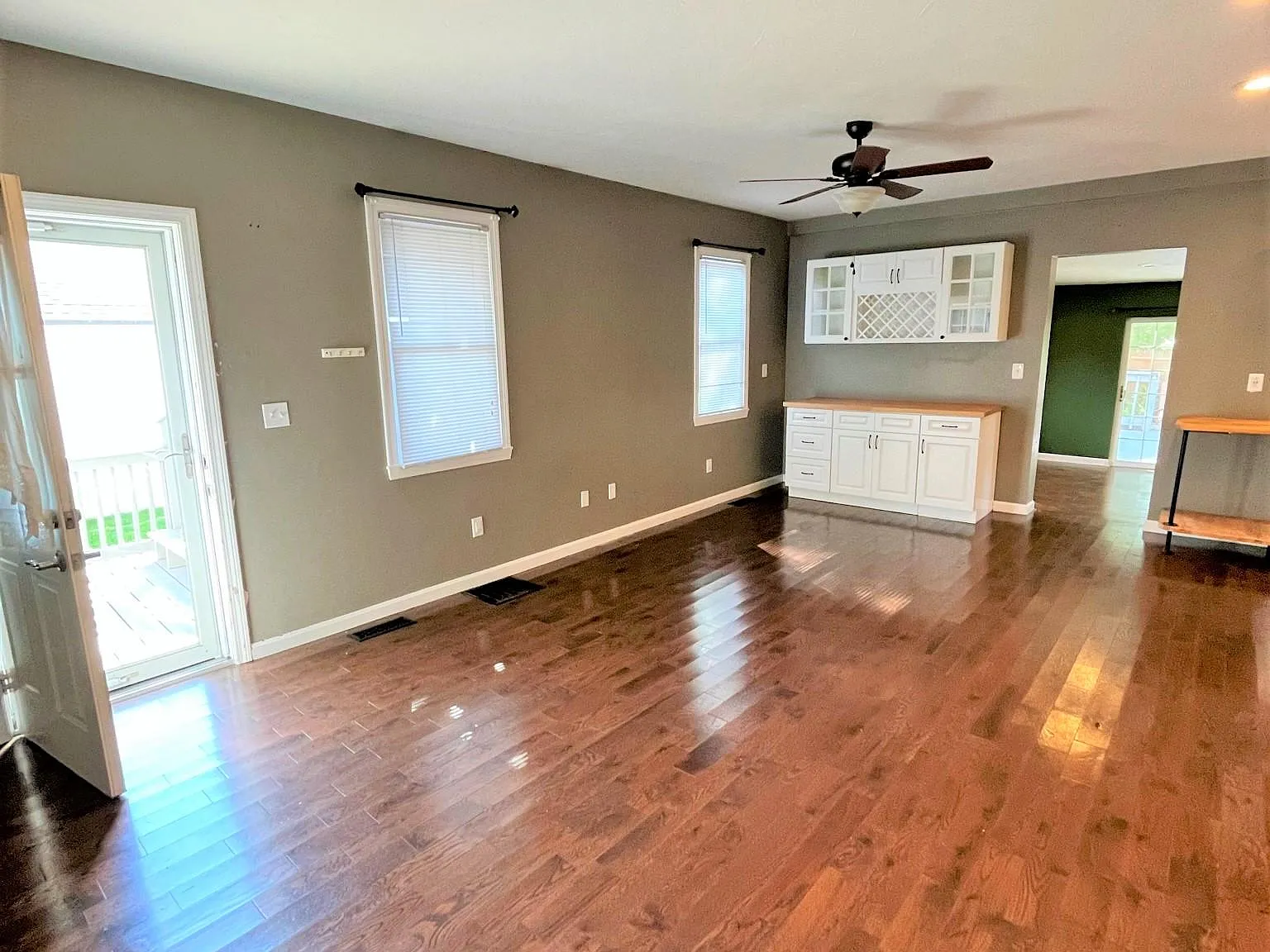 3 bed, 1800 sqft, $3,100 — Photo 3