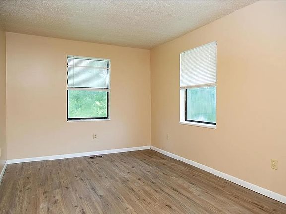 4th image of 3008 Pasteur Ave