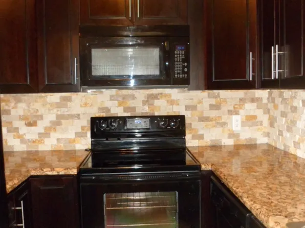 1300 Moffett St APT 106, Hallandale, FL 33009