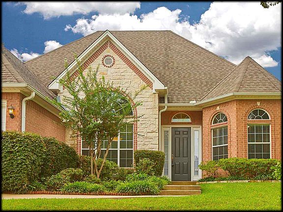 2nd image of 626 W Heritage Dr