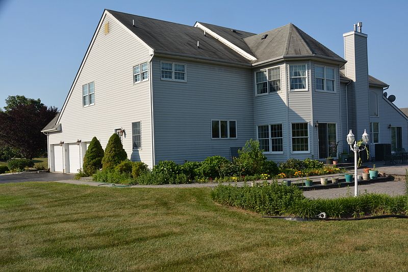 2nd image of 51 Zaitz Farm Rd