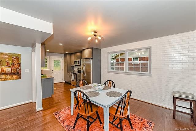 1st image of 4036 Brookview Dr