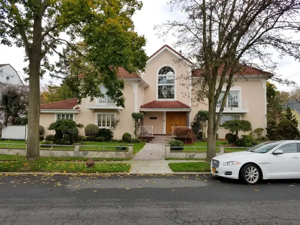 1 North Drive image 1 of 25