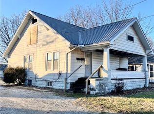 1018 Division St, Charleston, IL 61920