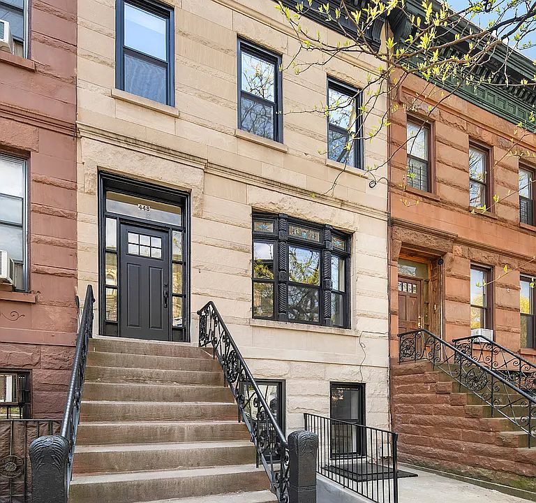 1st image of 448 Bainbridge St
