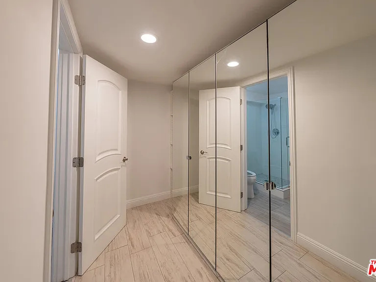 600 W Stocker St #117 — Photo 14