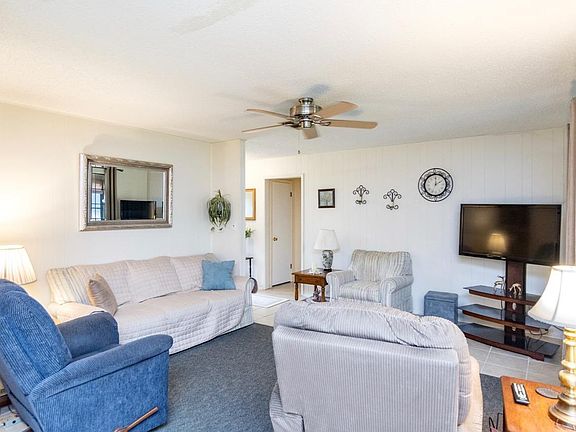 4th image of 10130 Cove Ave