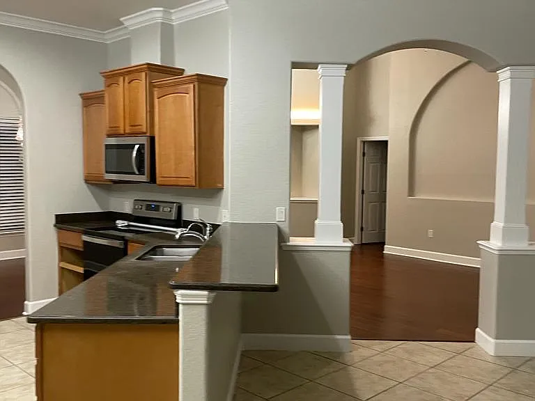 5667 Vintage View Ave — Photo 9