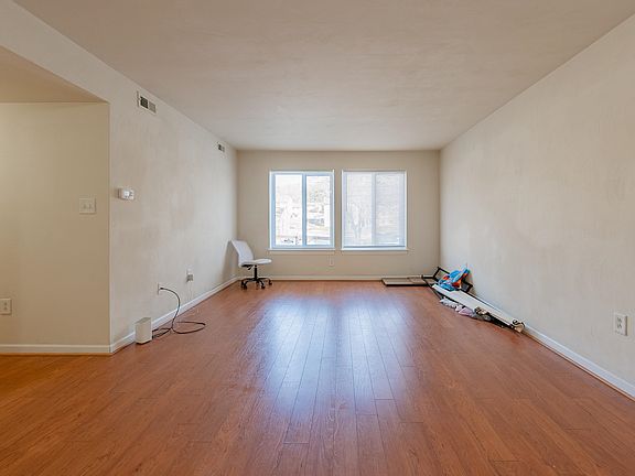4th image of 1780 Liberty Ln #C30