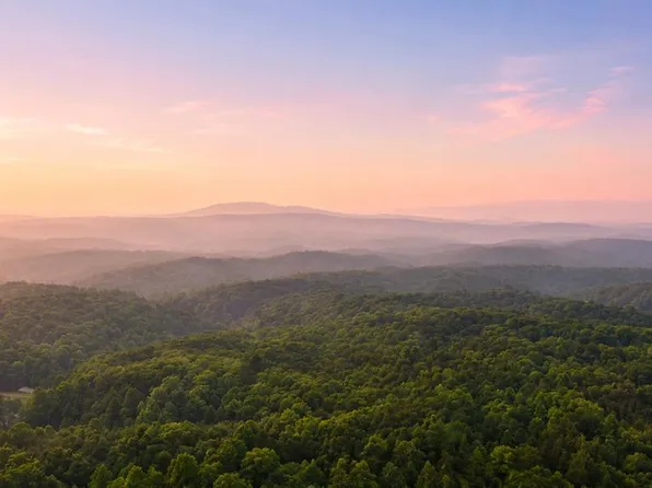 26 Estates Dr, Ellijay, GA 30536