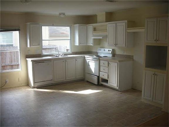 2nd image of 11806 Greencanyon Dr