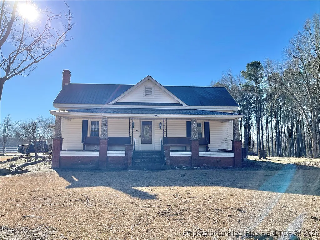 4 bed, 2.0 bath, 2143 sqft, $2,900 — Photo 2