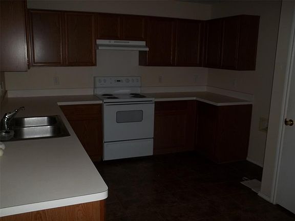 3rd image of 112 Angelina Dr