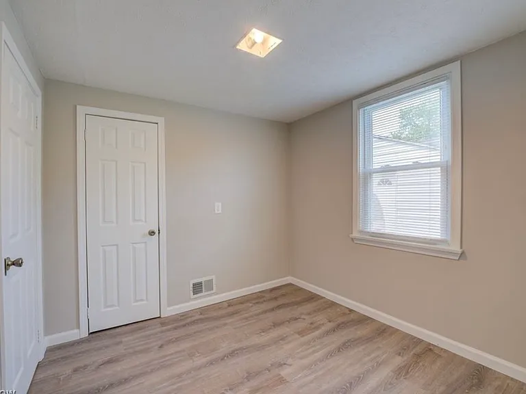 357 Erie Rd — Photo 17