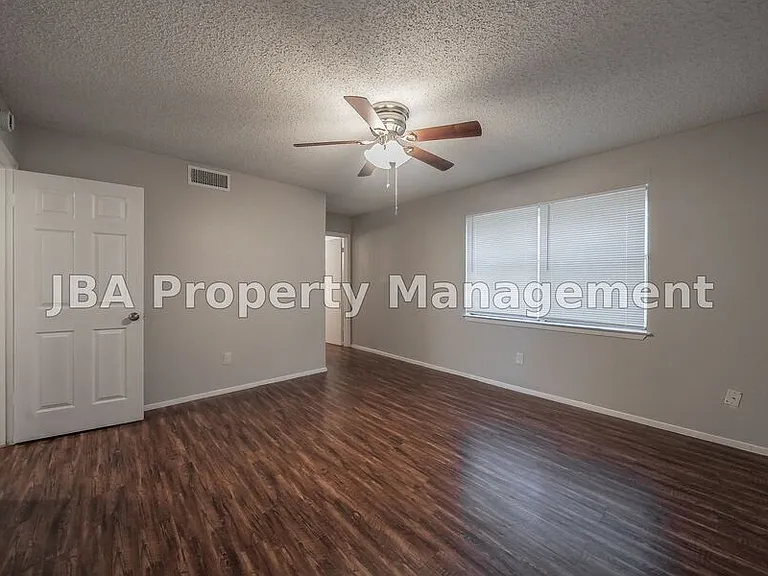 1770 Farleigh Ct #1770F — Photo 30