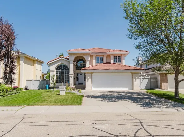 15 Cormack Cres NW, Edmonton, AB T6R 2E7
