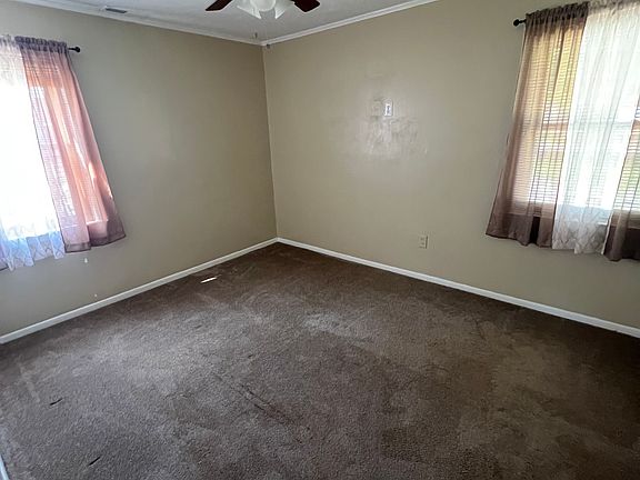 5th image of 7463 Glenwood Ave