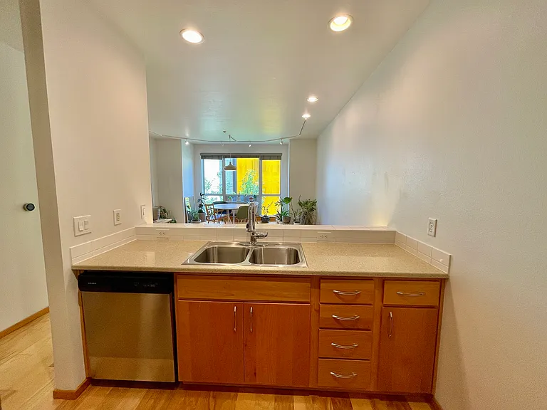 1125 NW 9th Ave #420 — Photo 9