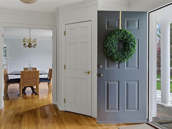 5th image of 8 Charles Davis Dr