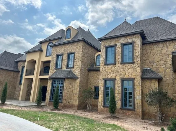 801 NW Thornbury Dr, Lawton, OK 73505