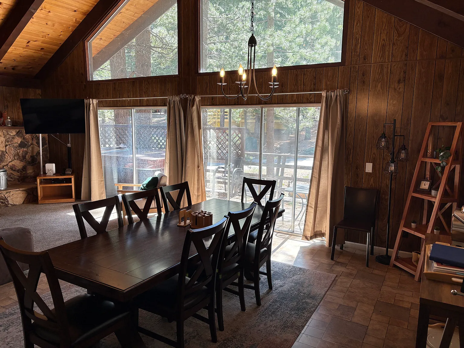 4 bed, 2500 sqft, $3,500 — Photo 3