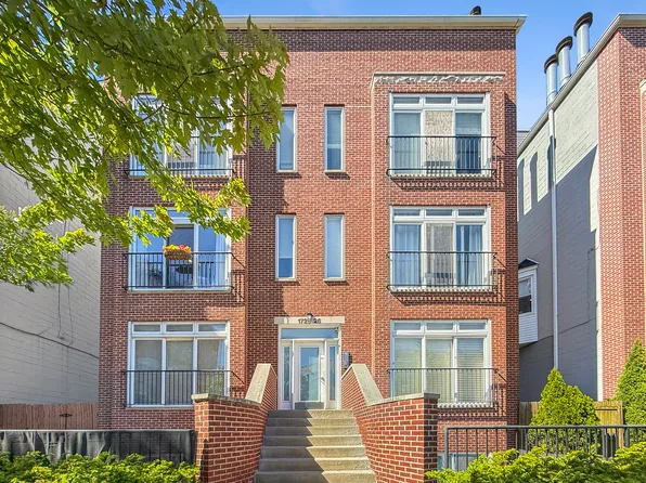 1726 W Diversey Pkwy #2E, Chicago, IL 60614
