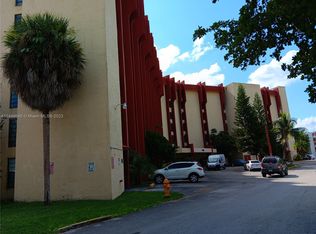 9686 Fontainebleau Blvd APT 108, Miami, FL 33172