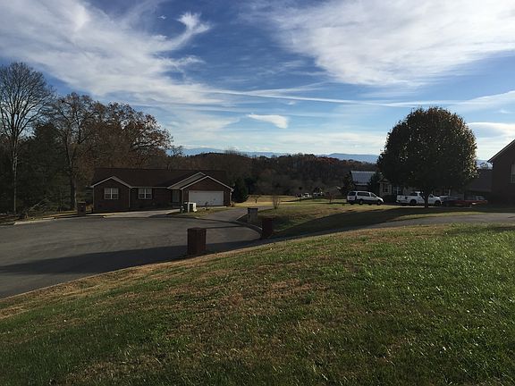 3rd image of Chesney Meadows Dr