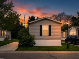 48581 Pineview Dr, Shelby Township, MI 48317