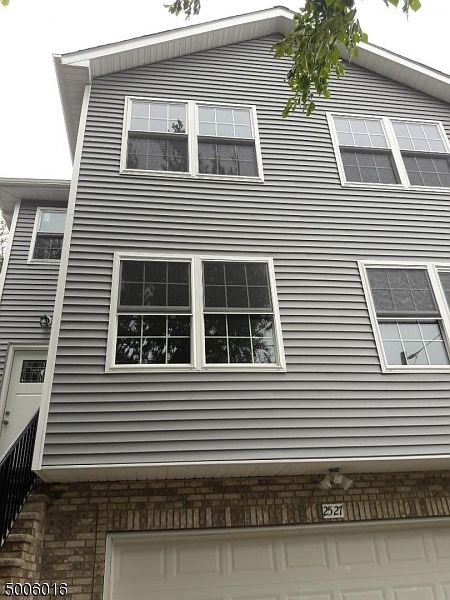 2nd image of 25-27 Yates Ave
