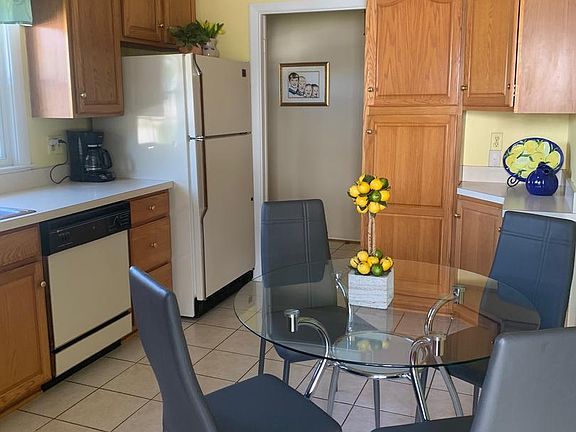 4th image of 228 Sacred Heart Ln