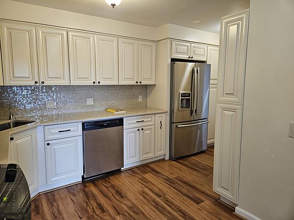 4th image of 3800 Powell Ln APT 811