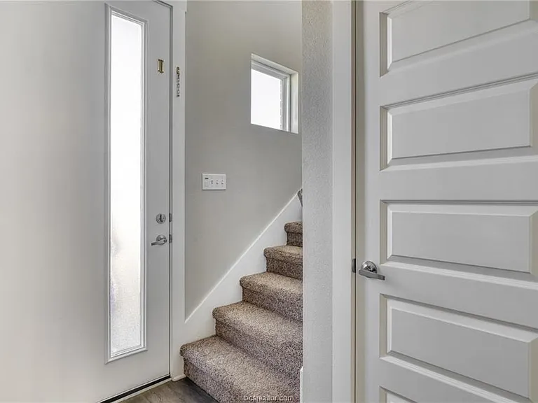 3900 Yukon Ln — Photo 9