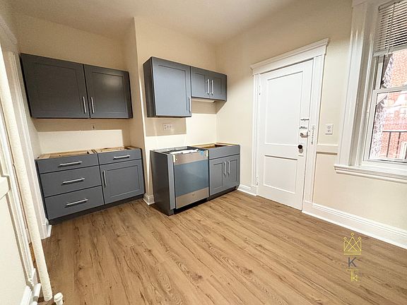 3rd image of 38A Saint Paul St Unit 1