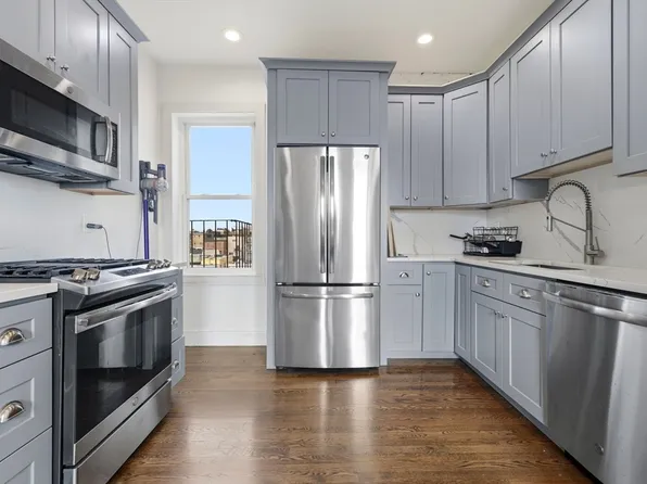 12 Pearl St APT 4, Charlestown, MA 02129