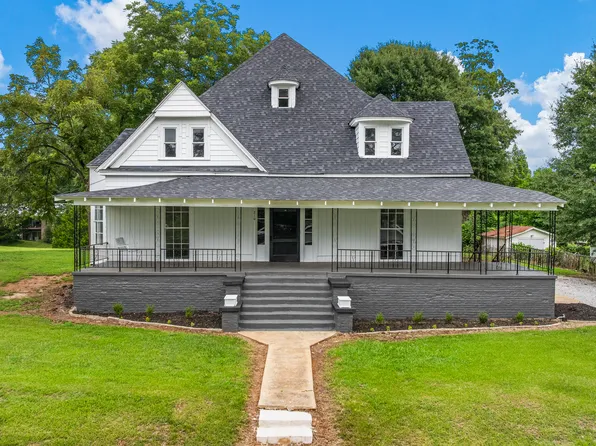 210 N 14th St, Lanett, AL 36863