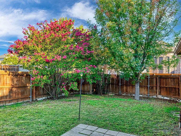 1621 Oak Brook Ln — Photo 33