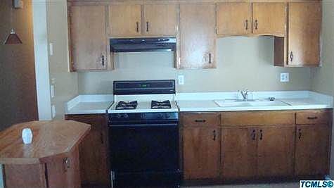 3rd image of 1246 N Stover St