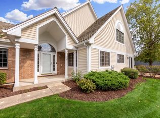 820 Braeman Ct, Libertyville, IL 60048