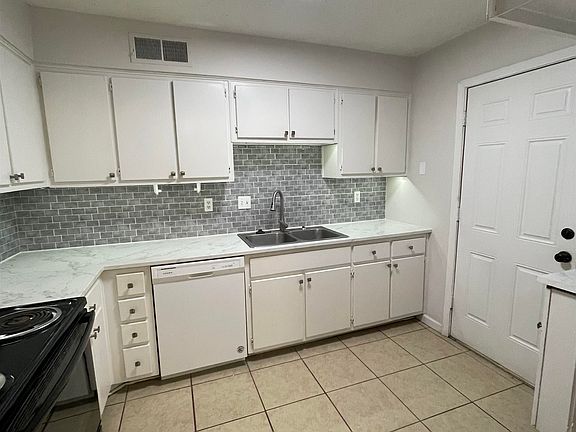 4th image of 7929 Linda Joyce Dr