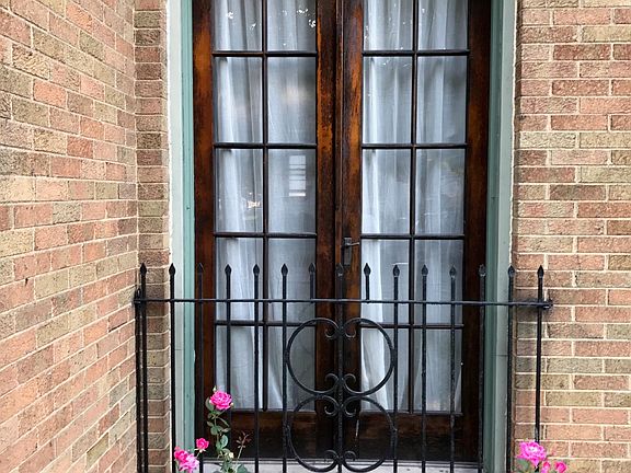4th image of 408 Greenwich St