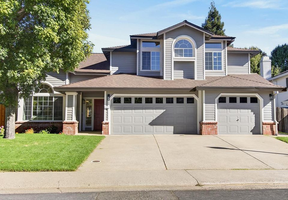 1st image of 132 Bloomfield Way