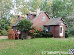 27 Dundee Ave, Hoosick Falls, NY 12090