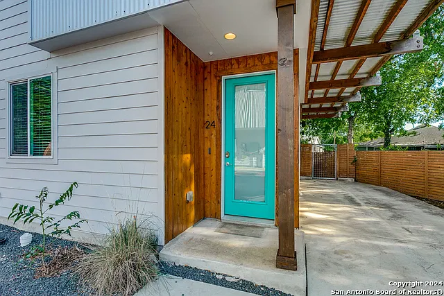 Clay Street Compound — Photo 4