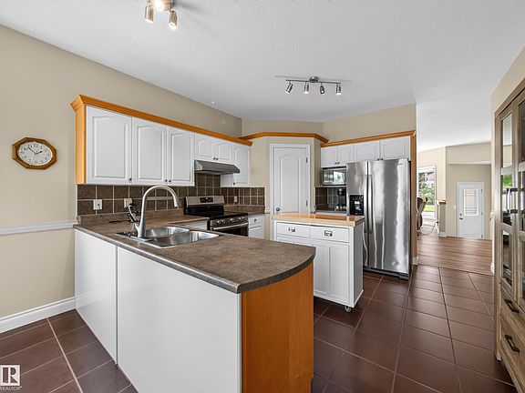 4th image of 148 Forrest Dr