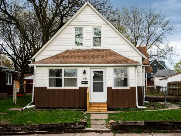 1425 24 1/2 St, Rock Island, IL 61201