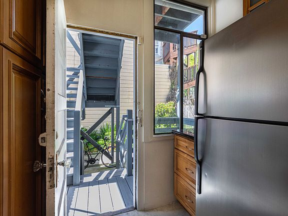 5th image of 190 Guerrero St