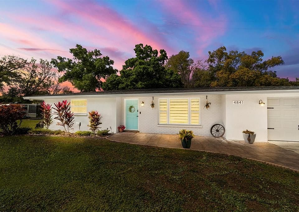 1st image of 4841 Capri Ave