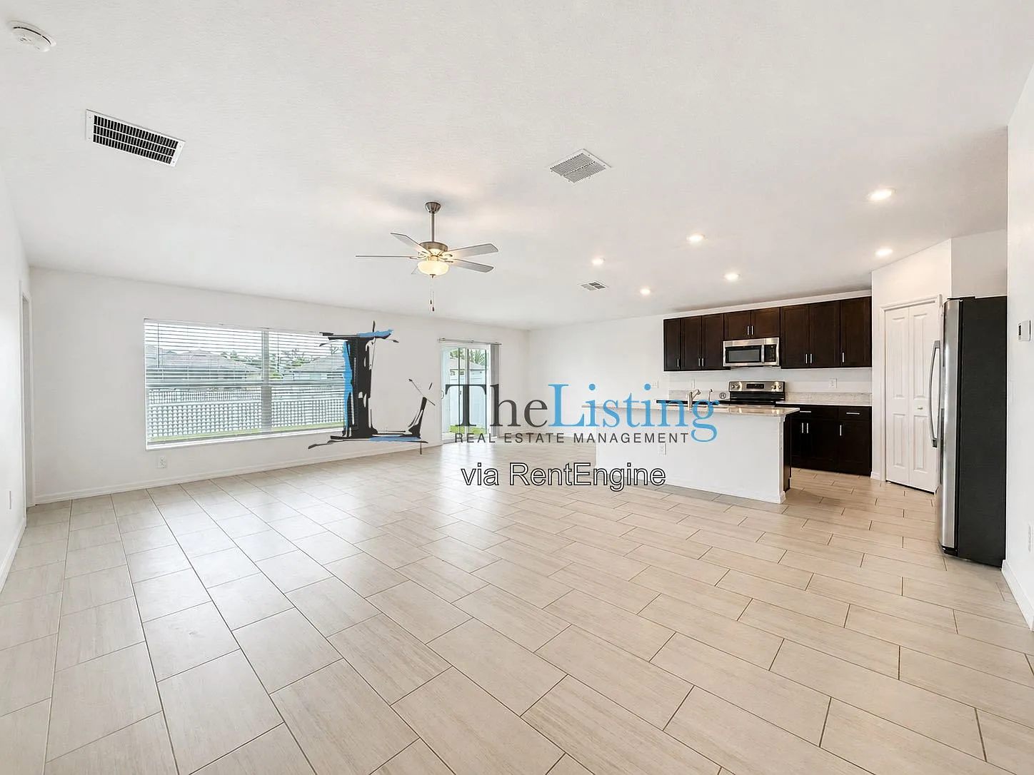 4 bed, 2.0 bath, 1936 sqft, $2,599 — Photo 3